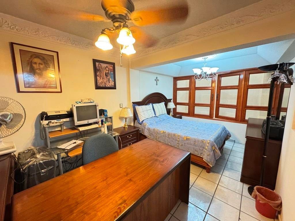 Casa en venta , Fracc Heroes frente a estadio Romo Chavez