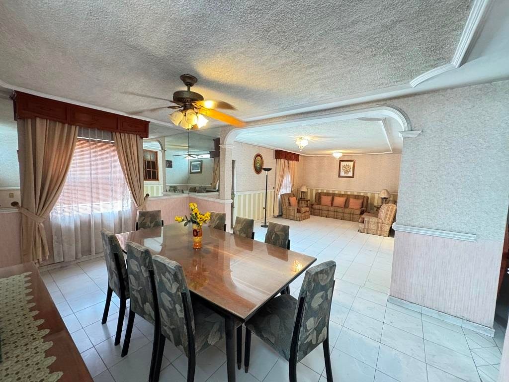 Casa en venta en esquina frente Estadio Alberto Romo Chavez Aguascalientes