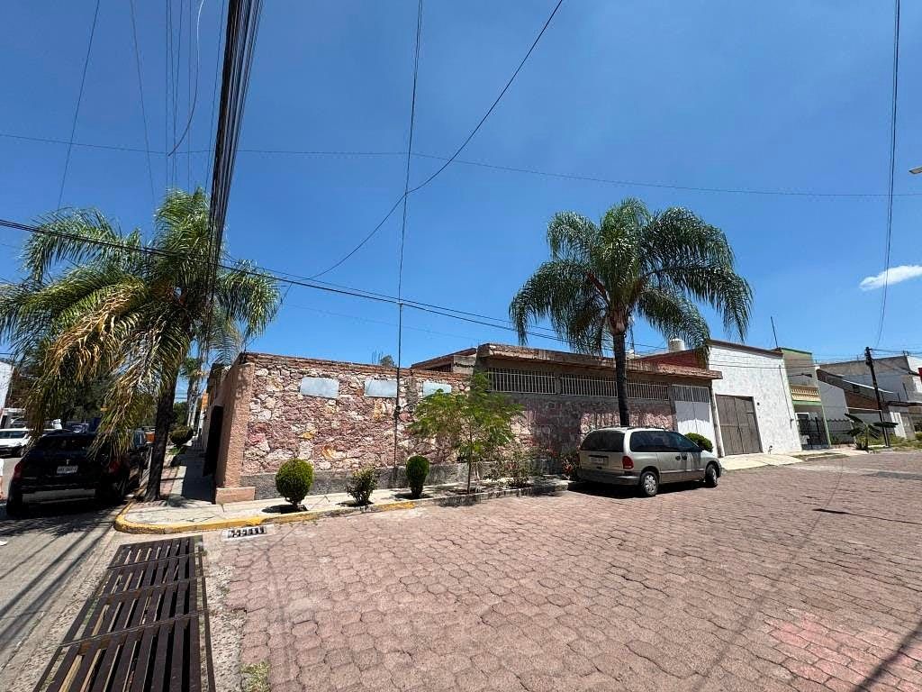 Terreno comercial en venta en aguascalientes, Santa Anita 700m2 en esquina