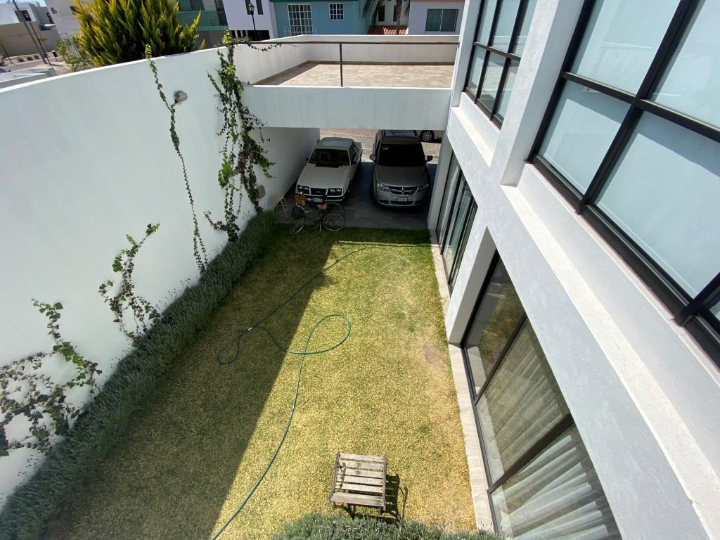 Innovadora casa en zona poniente de Ags