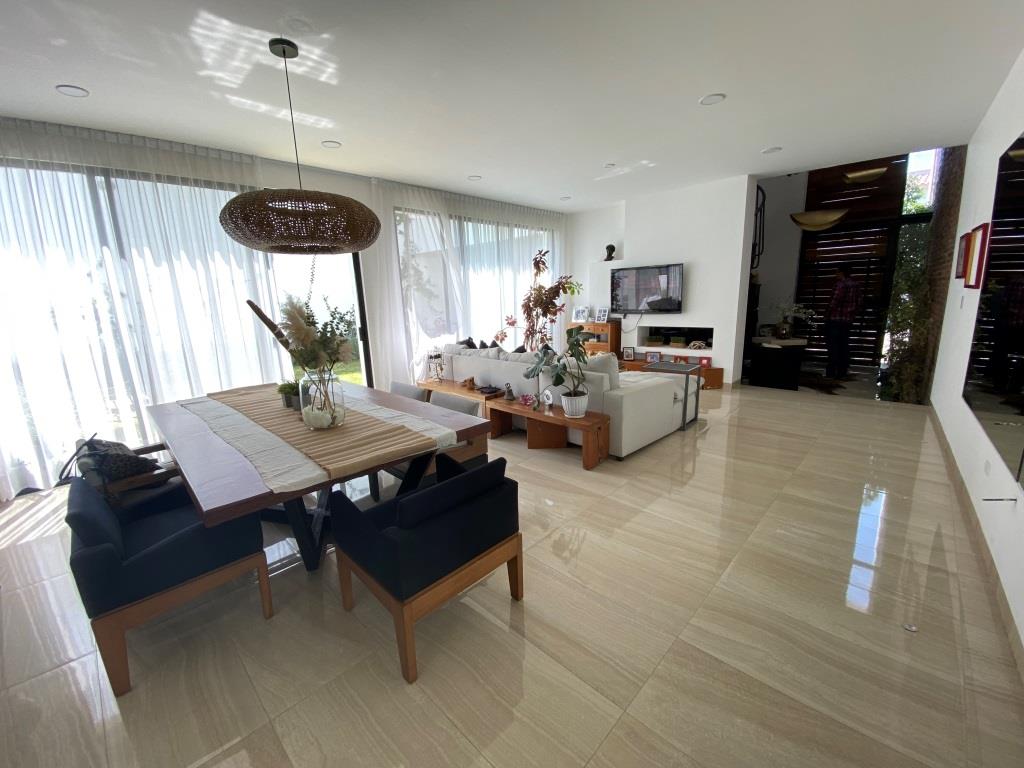Innovadora casa en zona poniente de Ags