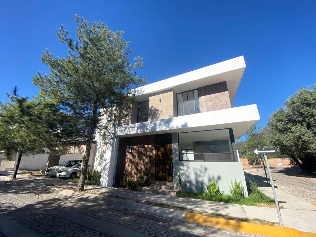 Casa nueva en esquina, excelente proyecto arquitectónico. 