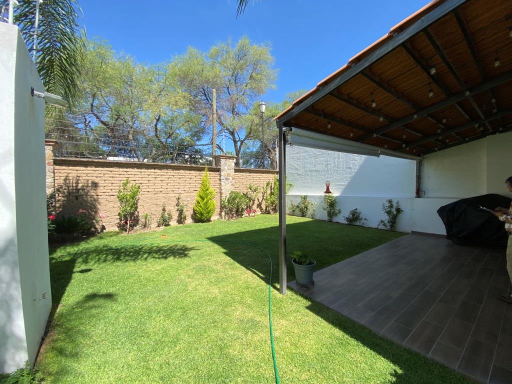 Casa como nueva dentro de exclusiva privada (12 casas)