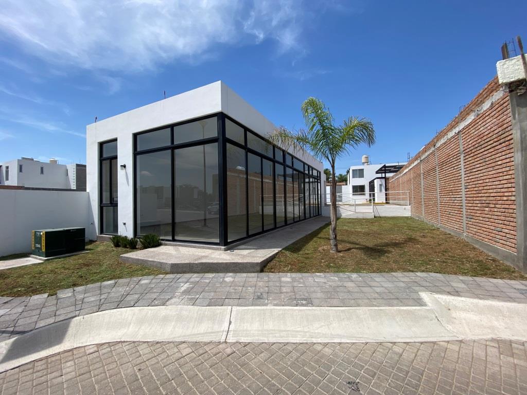 Casa nueva dentro de exclusiva privada (15 casas)
