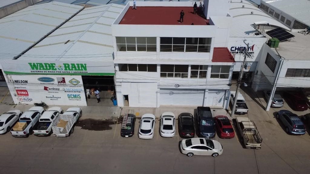 Bodega con local y oficinas