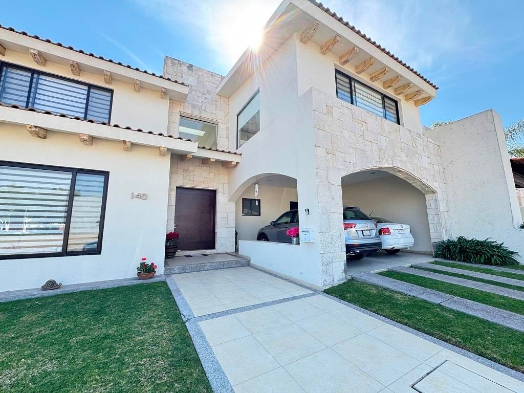 CASA EN VENTA CLUB DE GOLF SUR
