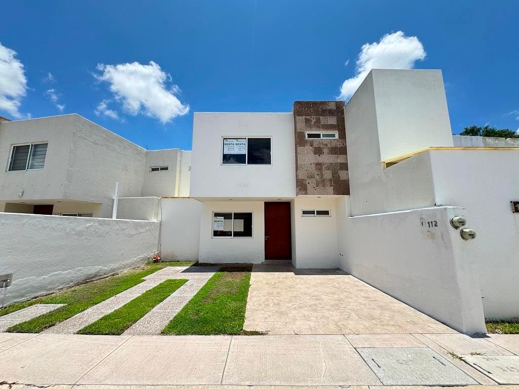 Casa al sur de la ciudad, dentro de coto Rancho Santa Monica