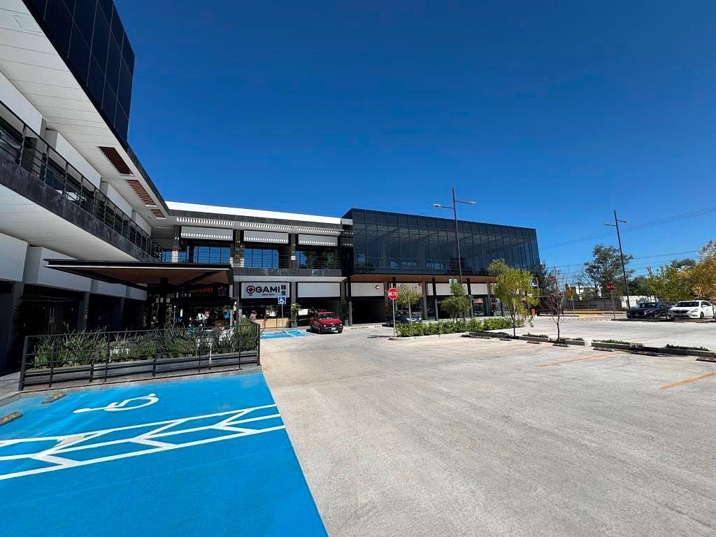 Local comercial en renta para giro de comida, cafeteria en Punto St Angelo